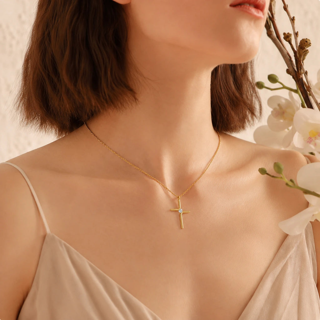 Lorvesa Faith Cross Necklace