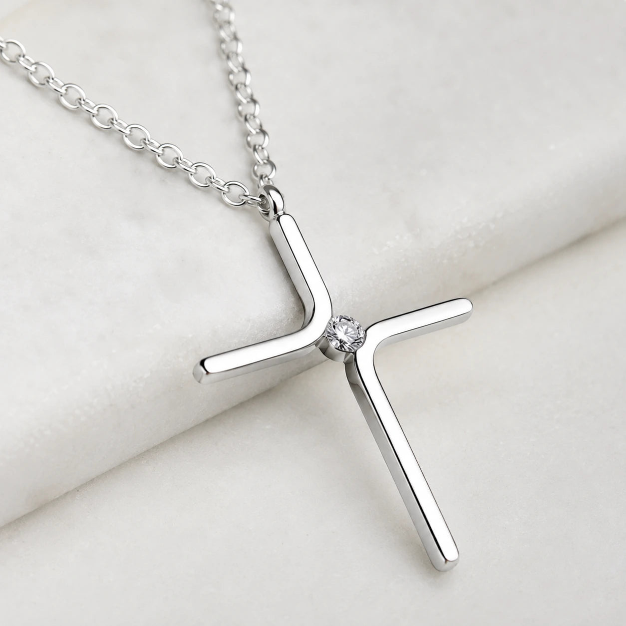 Lorvesa Faith Cross Necklace