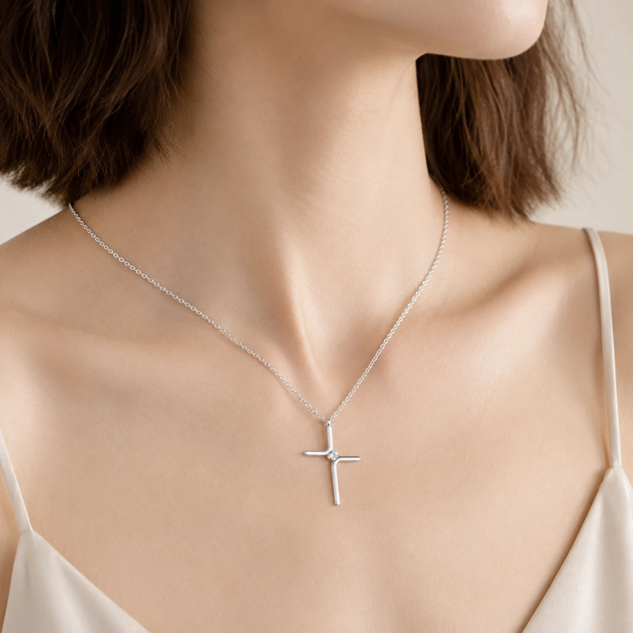 Lorvesa Faith Cross Necklace
